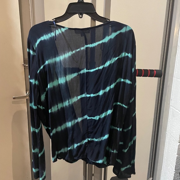🌟 Lovestitch Tie-Dye Surplice Blouse – Size L – Boho Chic Long Sleeve - Picture 2 of 6